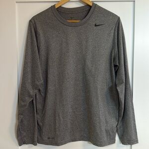 Nike Men’s Medium Dri-Fit Longe Sleeve Tee Shirt